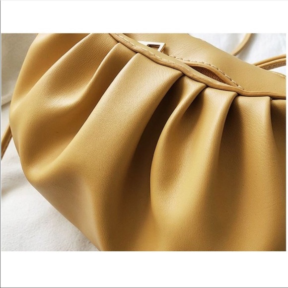 *Host Pick* Elegant vegan leather shoulder bag - Picture 7 of 13